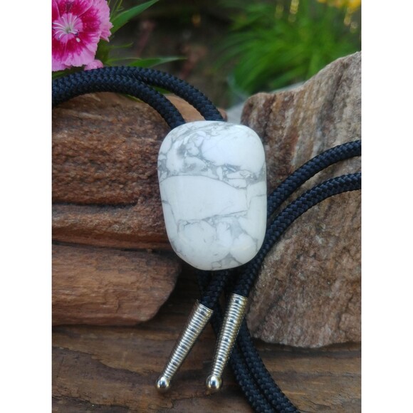 Handcrafted Howlite Healing Stone Bolo Tie - Picture 1 of 10